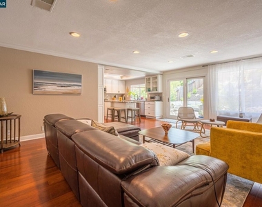1304 Saddlehill Ln - Photo Thumbnail 27