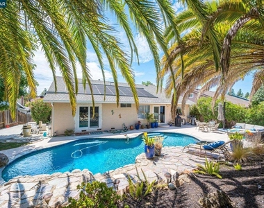 1304 Saddlehill Ln - Photo Thumbnail 53