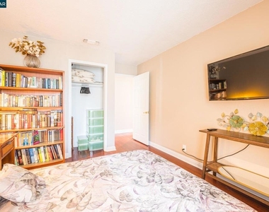 1304 Saddlehill Ln - Photo Thumbnail 30