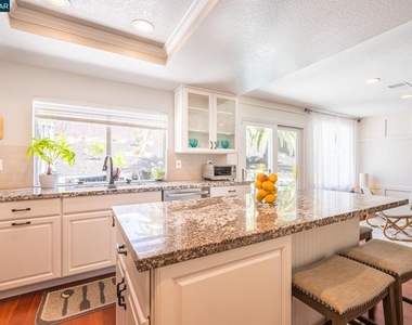 1304 Saddlehill Ln - Photo Thumbnail 19