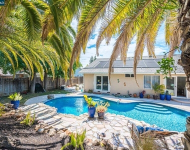 1304 Saddlehill Ln - Photo Thumbnail 54
