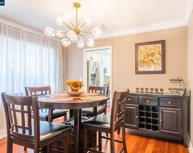 1304 Saddlehill Ln - Photo Thumbnail 15