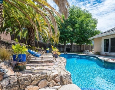 1304 Saddlehill Ln - Photo Thumbnail 49