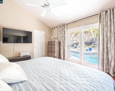 1304 Saddlehill Ln - Photo Thumbnail 43