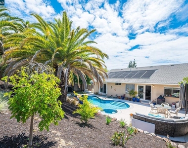 1304 Saddlehill Ln - Photo Thumbnail 55