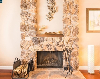 1304 Saddlehill Ln - Photo Thumbnail 11