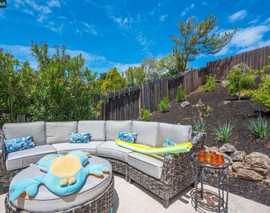 1304 Saddlehill Ln - Photo Thumbnail 47