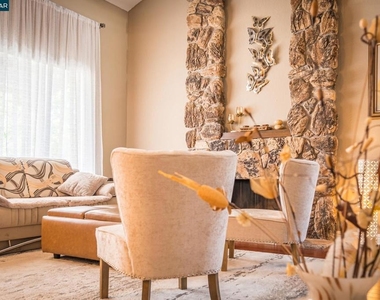 1304 Saddlehill Ln - Photo Thumbnail 12