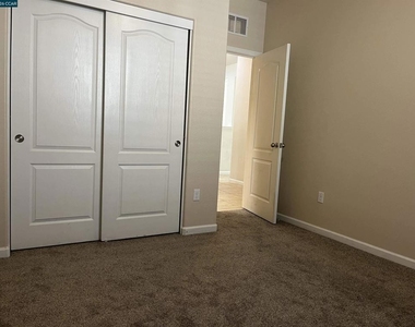 50 Sugarbush Ct - Photo Thumbnail 7