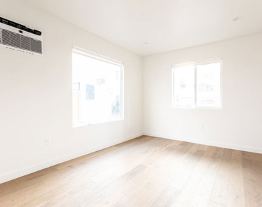3615 3/4 Bellevue Avenue - Photo Thumbnail 6