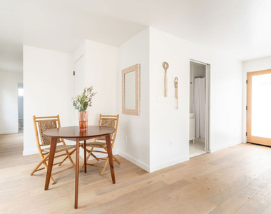 3615 3/4 Bellevue Avenue - Photo Thumbnail 8