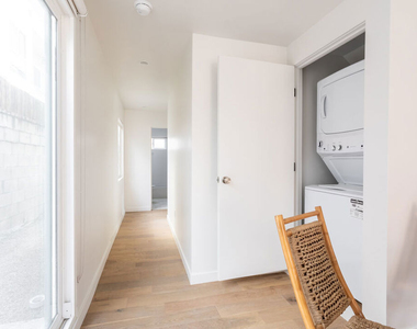 3615 3/4 Bellevue Avenue - Photo Thumbnail 4