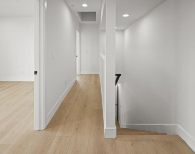 2700 Larga Drive - Photo Thumbnail 14