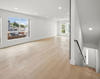 2700 Larga Drive - Photo Thumbnail 11