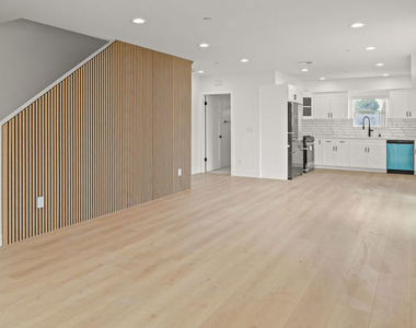 2700 Larga Drive - Photo Thumbnail 12