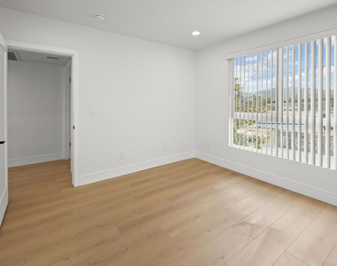 2700 Larga Drive - Photo Thumbnail 24