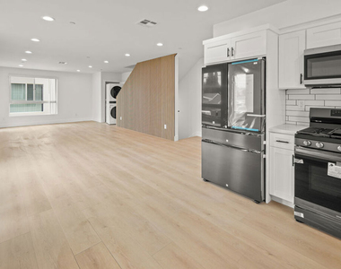 2700 Larga Drive - Photo Thumbnail 8