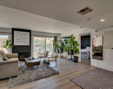 4750 Templeton Street - Photo Thumbnail 5