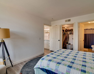 4750 Templeton Street - Photo Thumbnail 13