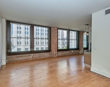 460 S Spring Street - Photo Thumbnail 3