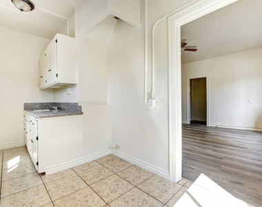 807 S Fedora Street - Photo Thumbnail 11
