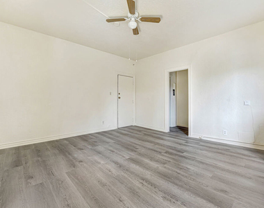 807 S Fedora Street - Photo Thumbnail 4