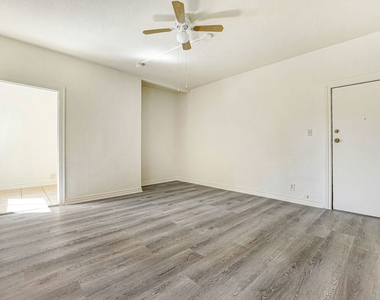 807 S Fedora Street - Photo Thumbnail 5