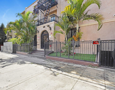 807 S Fedora Street - Photo Thumbnail 1