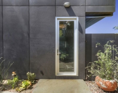 11462 Laurelcrest Road - Photo Thumbnail 2