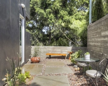 11462 Laurelcrest Road - Photo Thumbnail 1