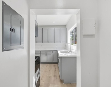 5915 Barton Avenue - Photo Thumbnail 11