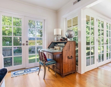 13059 Addison Street - Photo Thumbnail 11