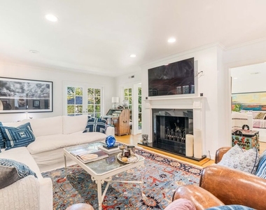 13059 Addison Street - Photo Thumbnail 9