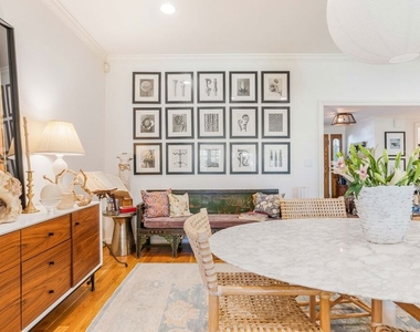 13059 Addison Street - Photo Thumbnail 4