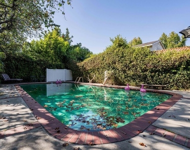 13059 Addison Street - Photo Thumbnail 26