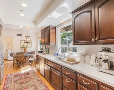 13059 Addison Street - Photo Thumbnail 12