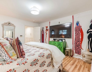 13059 Addison Street - Photo Thumbnail 21