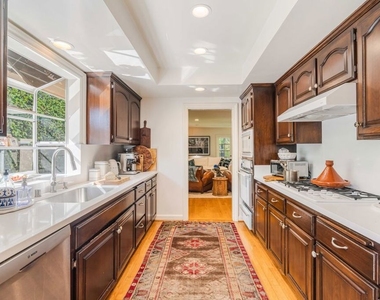 13059 Addison Street - Photo Thumbnail 13