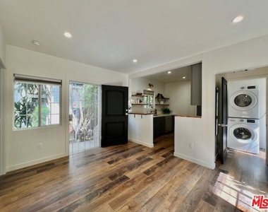 652 N Dillon Street - Photo Thumbnail 12