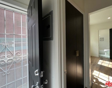 652 N Dillon Street - Photo Thumbnail 9