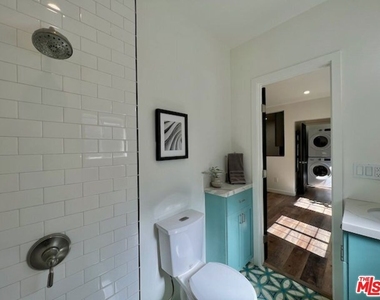 652 N Dillon Street - Photo Thumbnail 11
