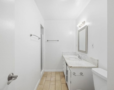 739 N Croft Avenue - Photo Thumbnail 10