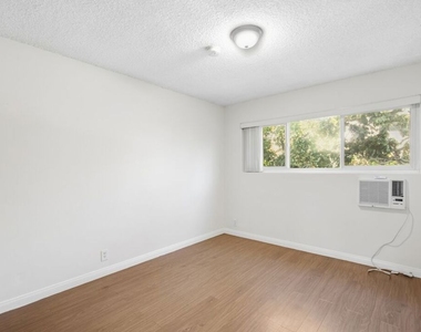 739 N Croft Avenue - Photo Thumbnail 12