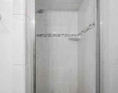 739 N Croft Avenue - Photo Thumbnail 11