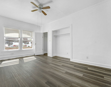 610 S Coronado Street - Photo Thumbnail 4