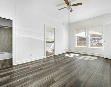 610 S Coronado Street - Photo Thumbnail 7