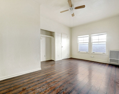 610 S Coronado Street - Photo Thumbnail 2
