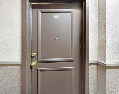 610 S Coronado Street - Photo Thumbnail 1