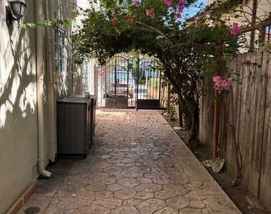 341 S Palm Drive - Photo Thumbnail 11