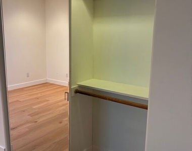 341 S Palm Drive - Photo Thumbnail 6